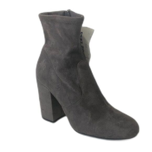 STEVE MADDEN Boots Women's Size 7 M Gray Gaze Faux Suede Ankle Booties NWT - Picture 2 of 9